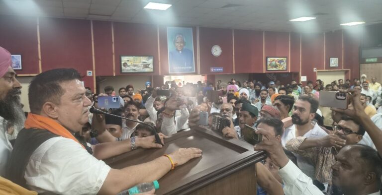 img_20250608_1802117716072798984428100