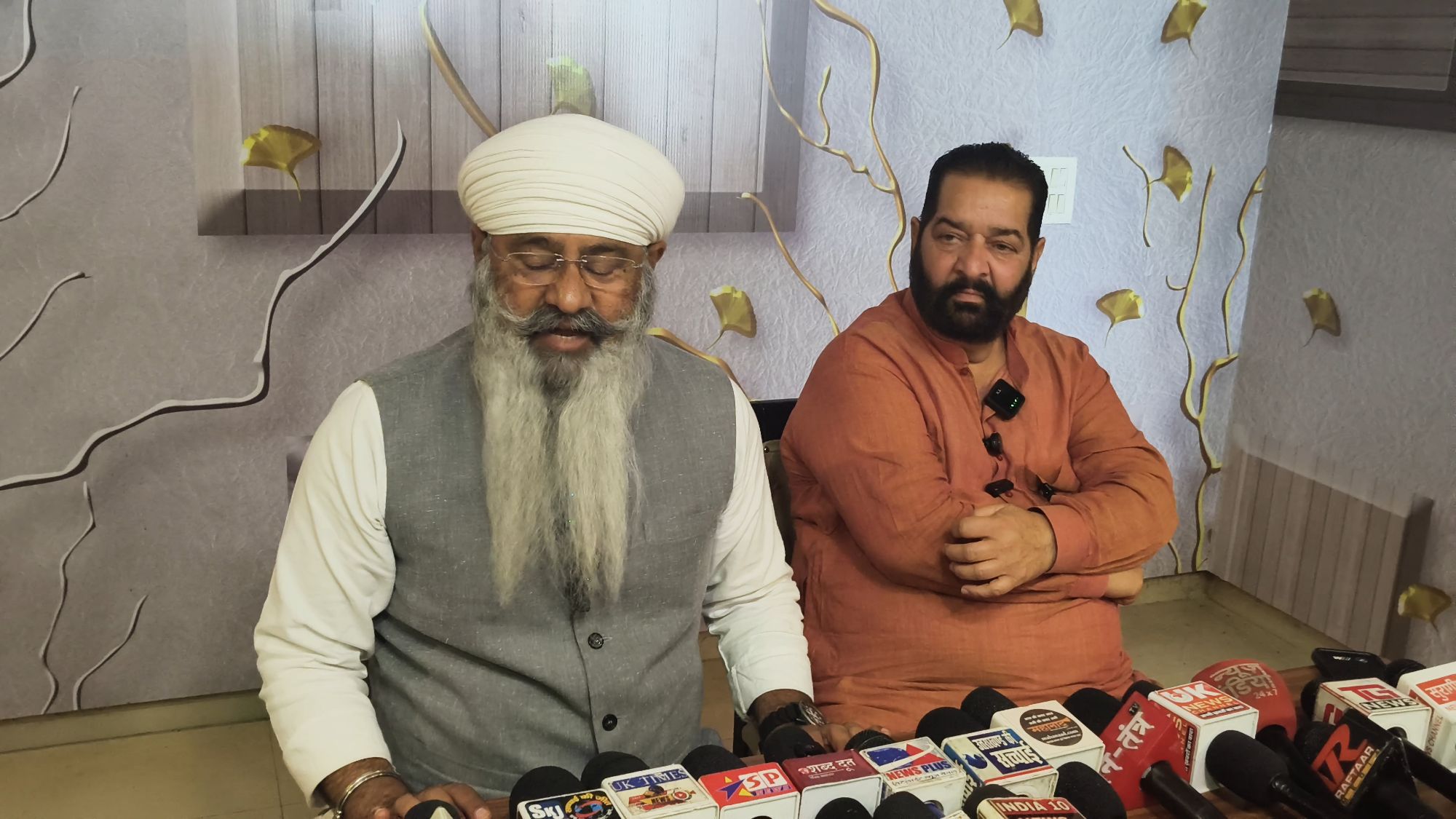 img_20260408_223400085029657926013938026